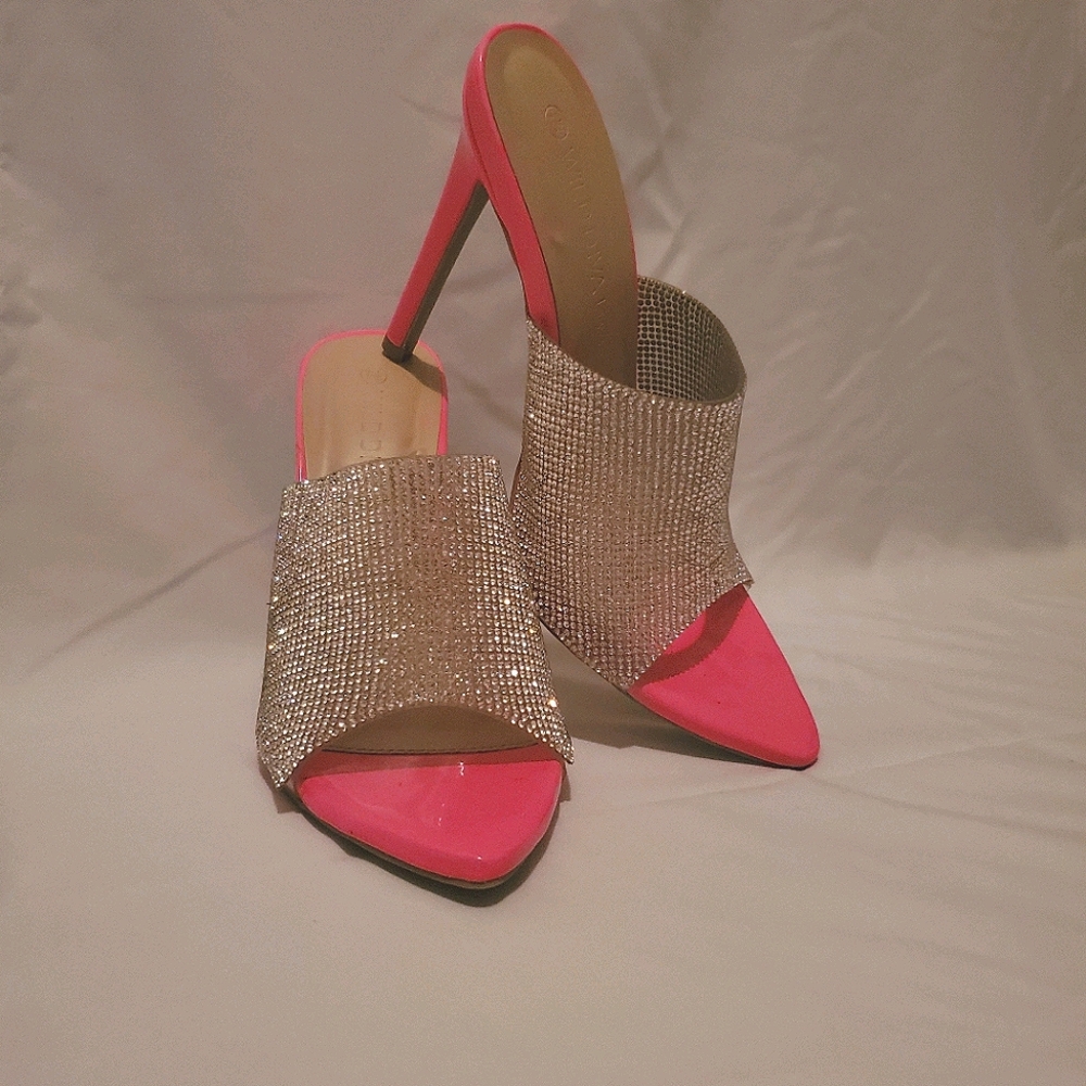 Hot pink sandal with rhinestone size 5 1/2